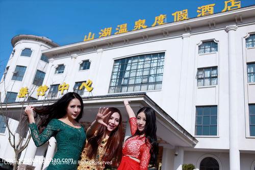 国产区情侣,浪漫瞬间，温馨时光